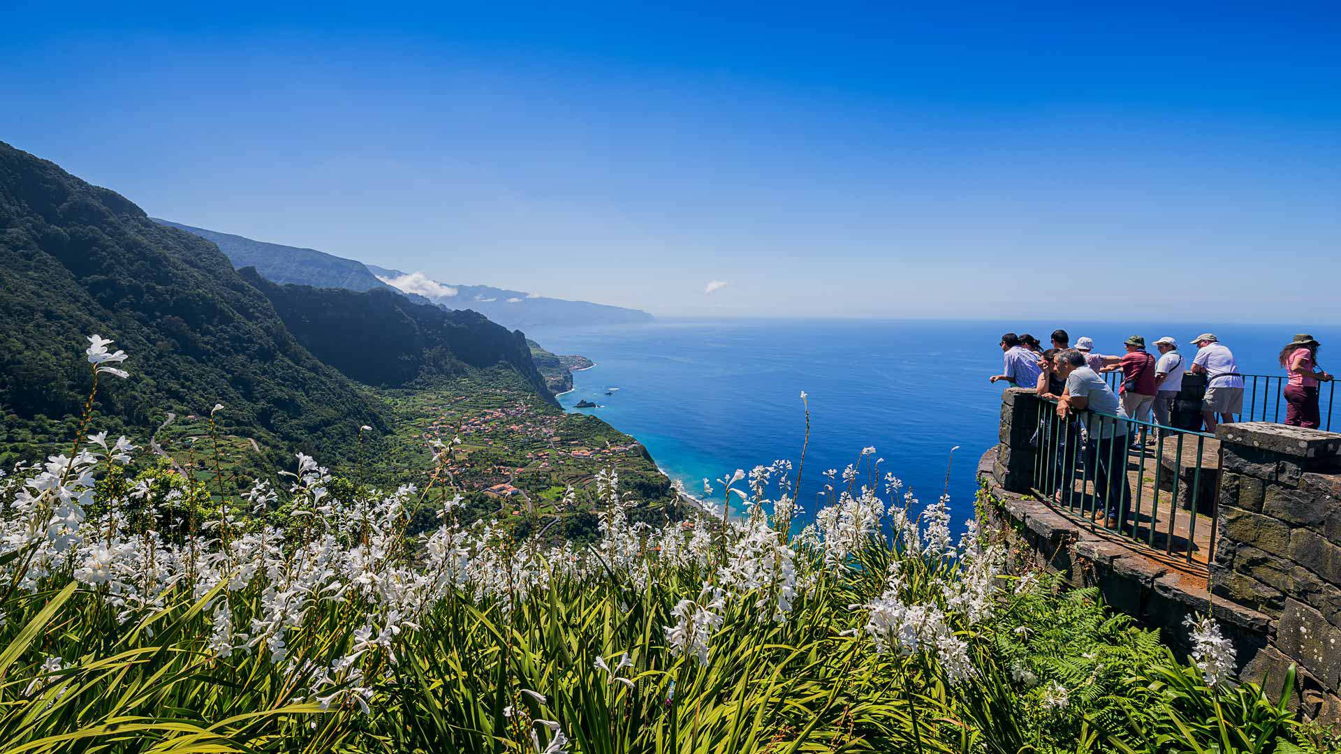 Between Nature and tradition